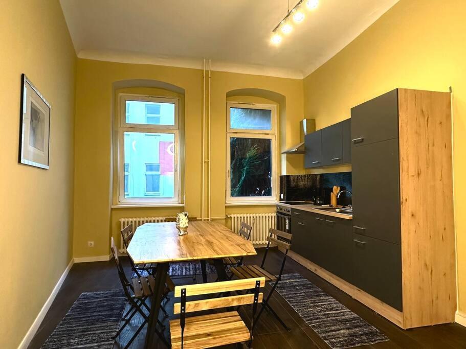 Schoenes Grosses Apartment Im Zentrum Berlins Esterno foto